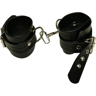Bondage Set - Bilincsek, korbács, különleges alsónemű
