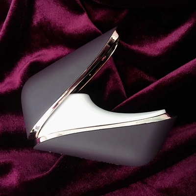 Satisfyer Pro Traveller - Mini csikló szívogató vibrátor - Womanizer helyett
